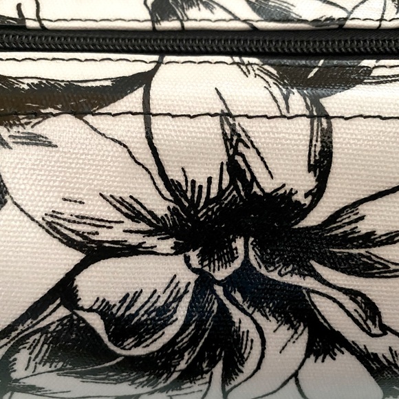 WHBM White and Black Cosmetic Bag - Picture 4 of 12